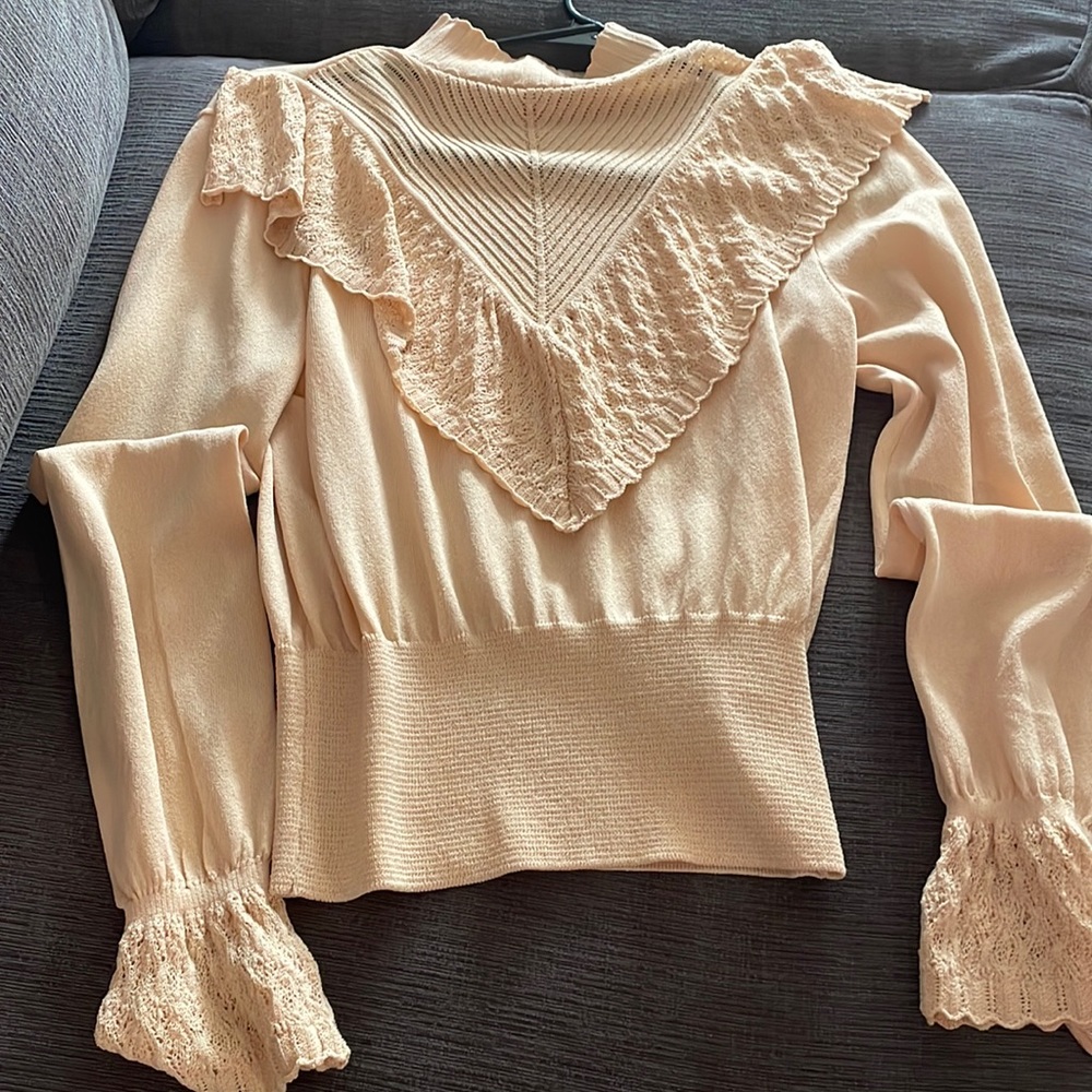 Gorgeous beige long sleeve zara top